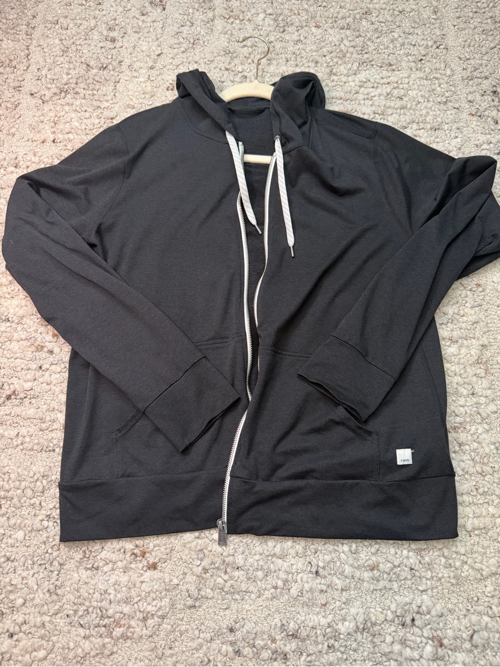 Vuori Black Full‑Zip Hoodie Sweatshirt